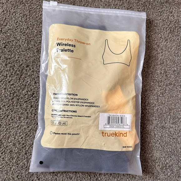 Truekind Everyday Throw-on Wireless Bralette Black - Picture 5 of 5